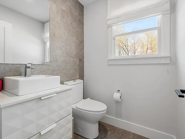11 N Woods Rd — Photo 10