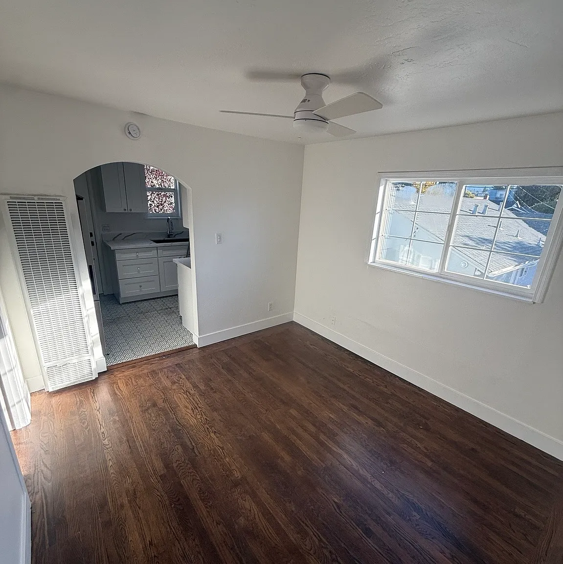 1 bed, 420 sqft, $2,400 — Photo 4