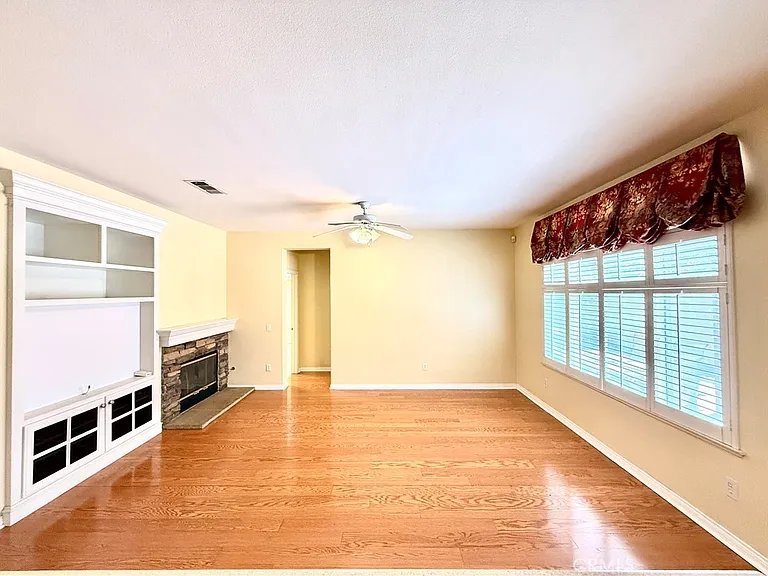 1319 Jacaranda Cir — Photo 5
