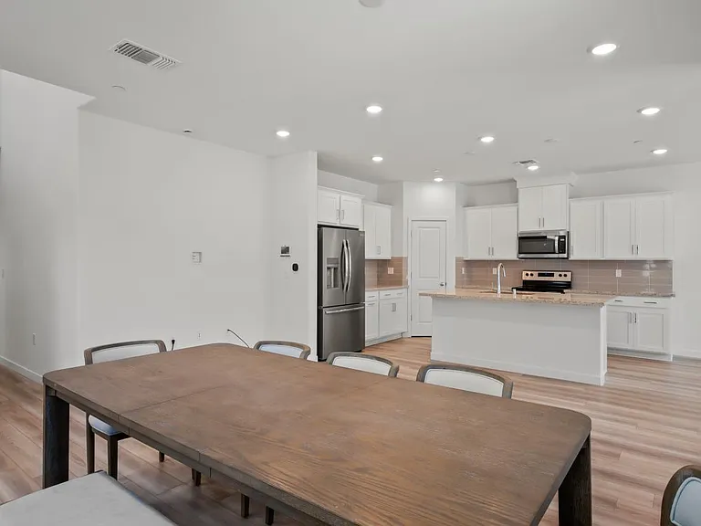 1586 Waterside Ln — Photo 15