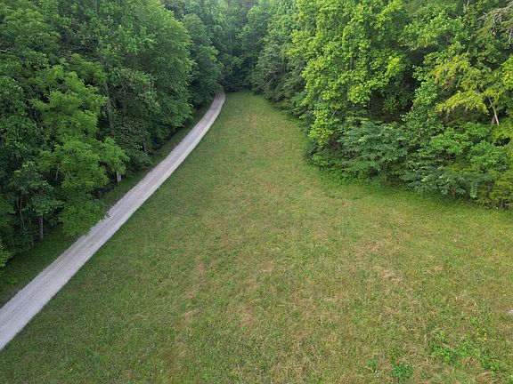 9th image of 597 Lost Hollow Rd