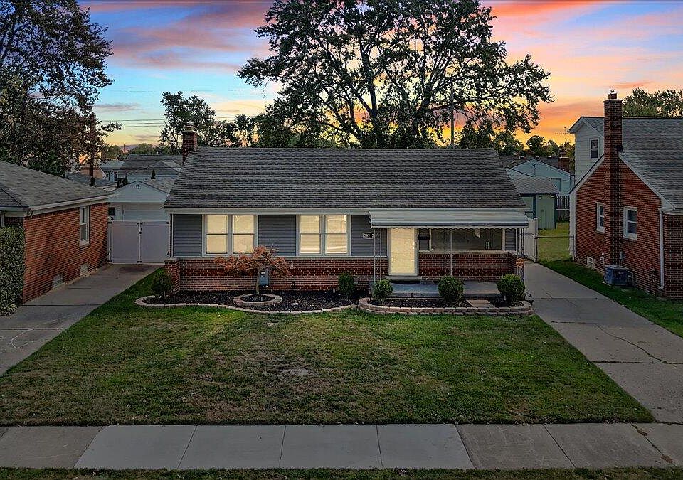 1st image of 28212 Floral St