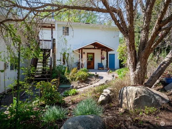 2113 Tuttle Lane, Lummi Island, WA 98262