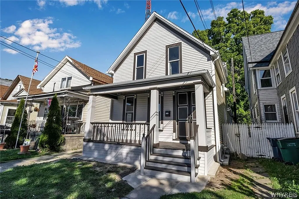 1 bed, 1.0 bath, 700 sqft, $1,000 — Photo 2