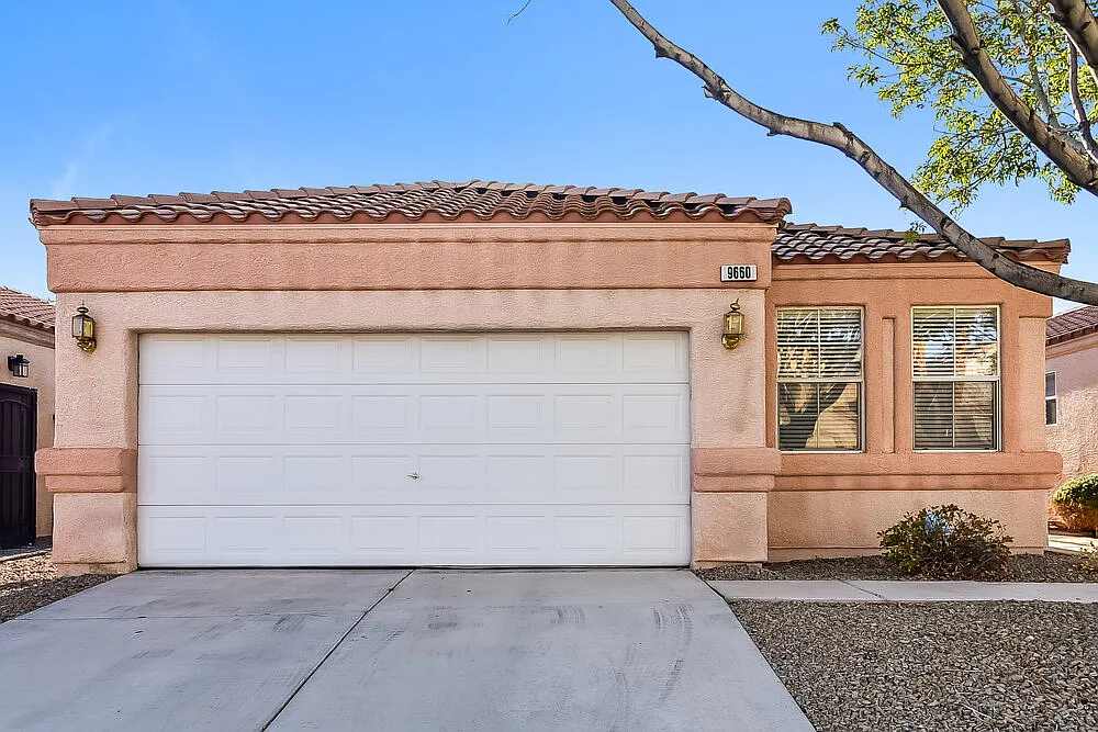 3 bed, 2.0 bath, 1305 sqft, $1,980 — Photo 1