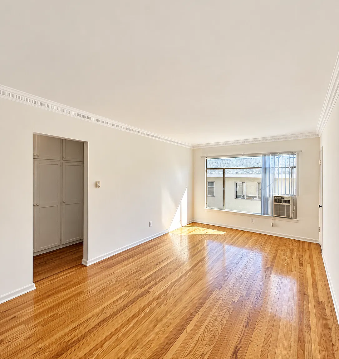 1 bed, 700 sqft, $2,150 — Photo 2