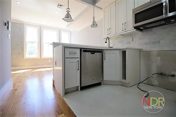 Rented by Next Door Realty NYC | media 16