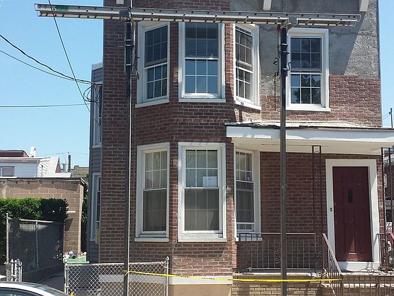 4th image of 34 Hopkins Ave