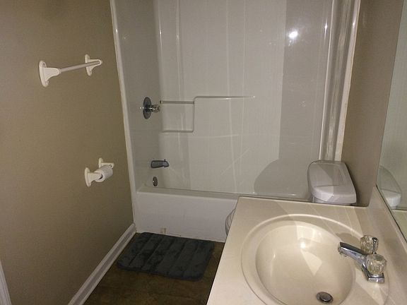5th image of 239 McDaniel Dr