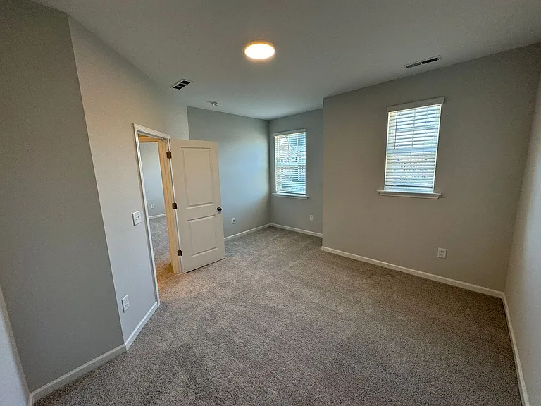 2422 Greshford Ln — Photo 22