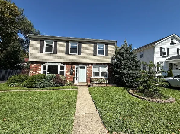 15 Jackson St, Keyport, NJ 07735