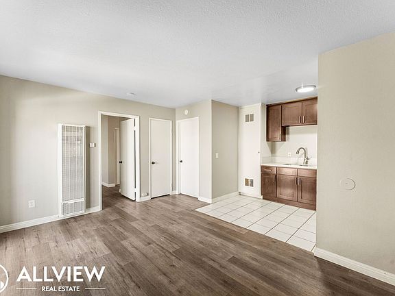 5th image of 16972 Lynn Ln APT 5