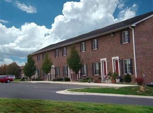 38 Provence Dr APT 100, Stuarts Draft, VA 24477