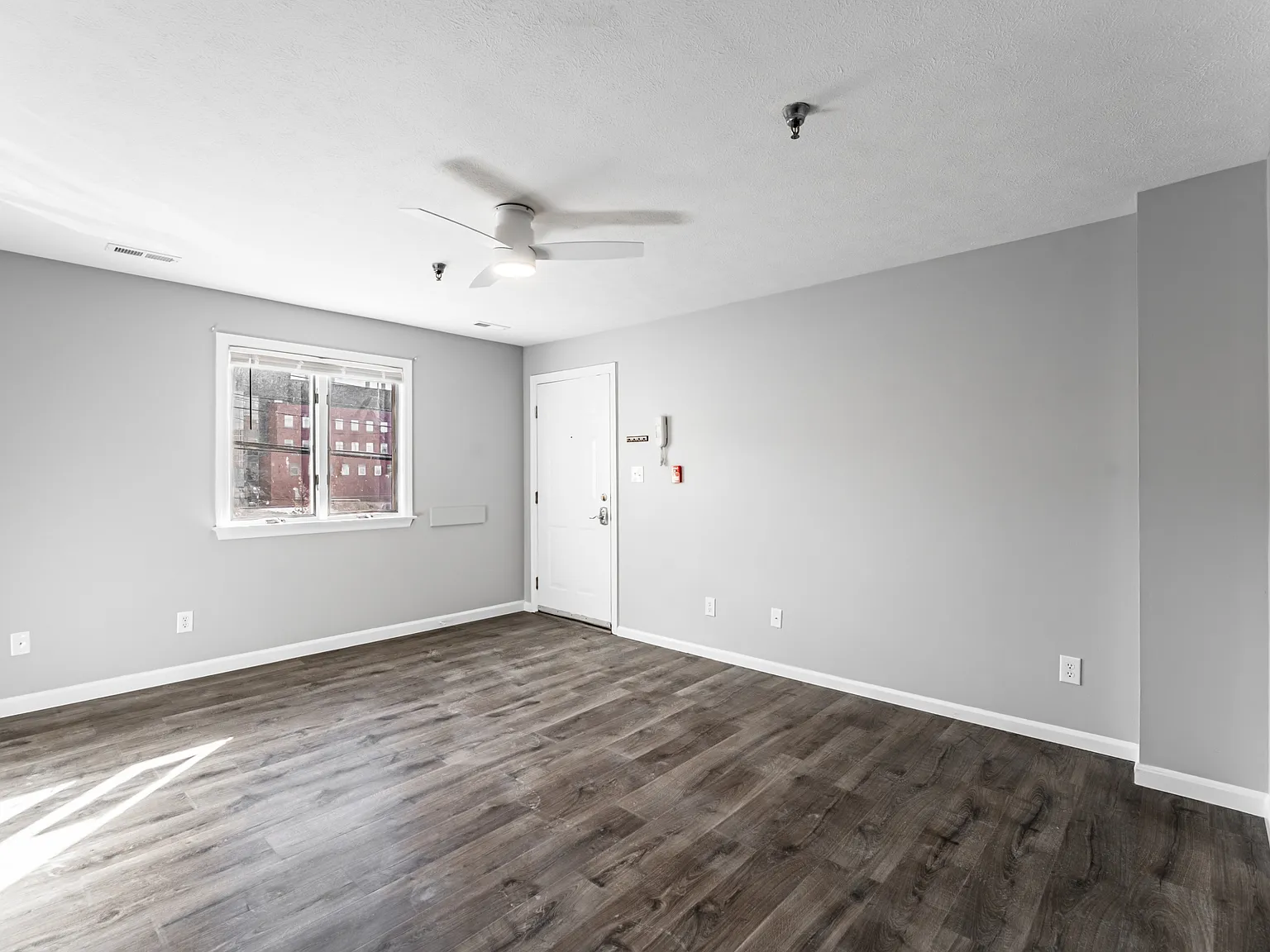 301 1st Street - B — Photo 2