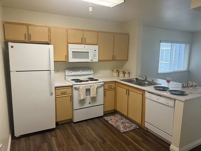 Vintage at Citi Vista 55+ Apartments — Photo 9