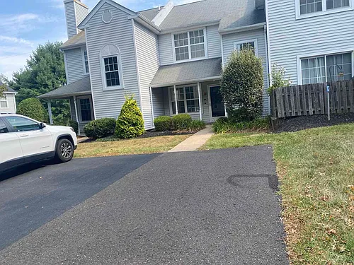 33 Everett Dr Photo 1