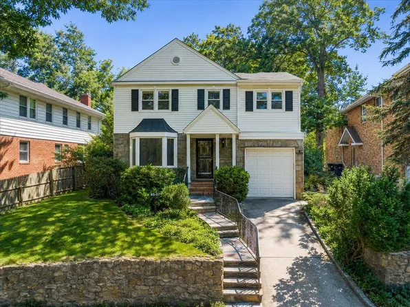 8507 Avon St, Jamaica, NY 11432