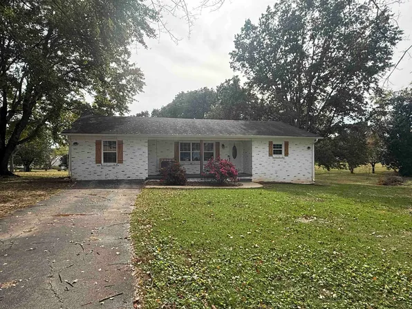 61 Holden St, Rogersville, AL 35652