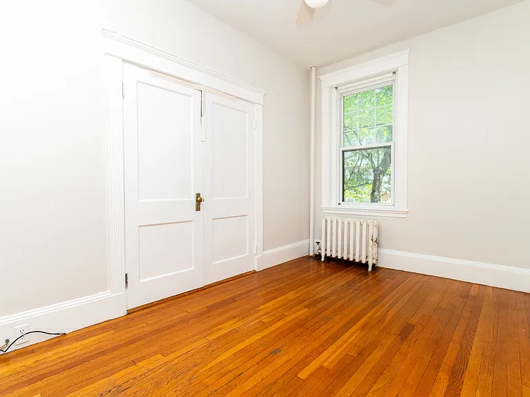 61 Quint Ave — Photo 8