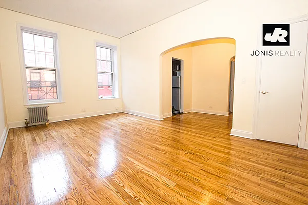 Rented by Jonis Realty | media 11