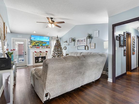 5th image of 1353 Bluebonnet Dr