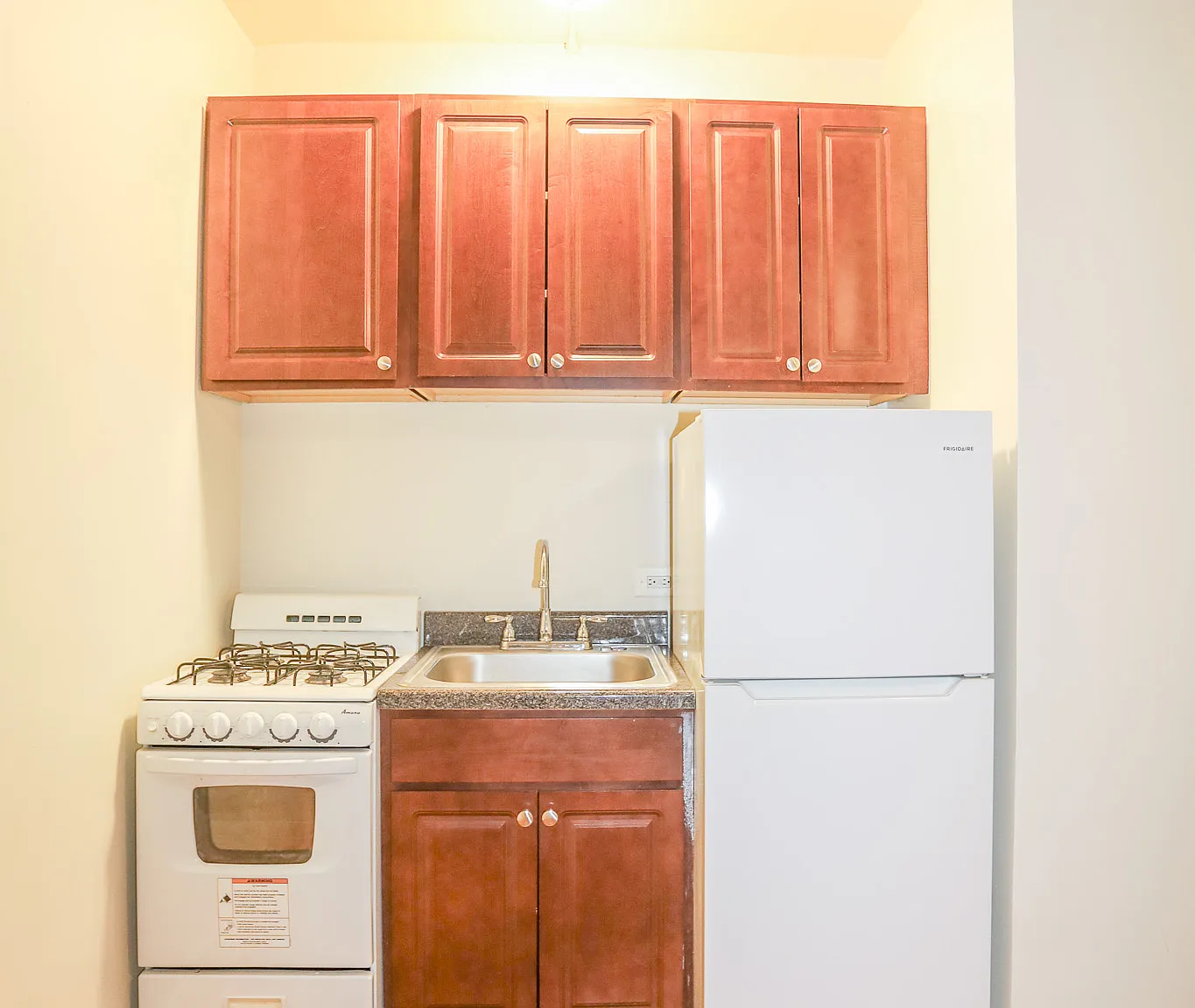 Studio, 400 sqft, $1,200 — Photo 2