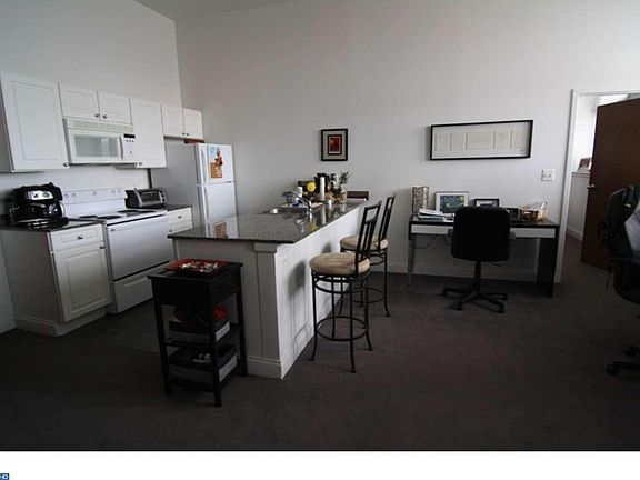 5th image of 1001-13 Chestnut St #806W