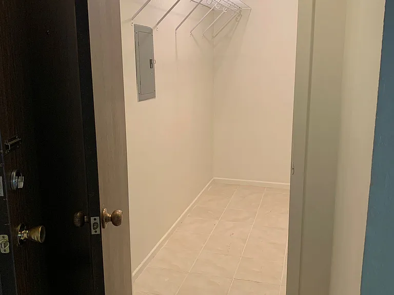 2025 NW Hickory Ln #7 — Photo 6