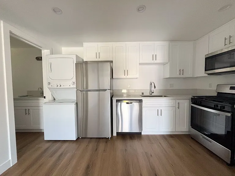 116 N Helberta Ave — Photo 9