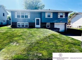 10245 O St, Omaha, NE 68127