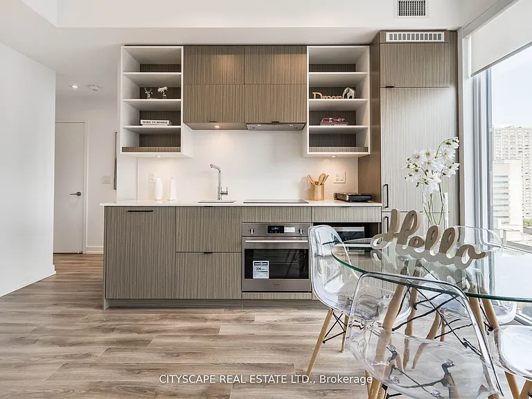 20 Edward St N #1302 — Photo 13