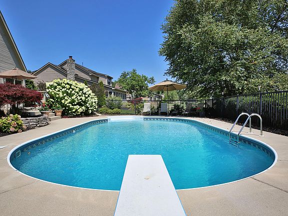 4th image of 8696 Tayport Dr