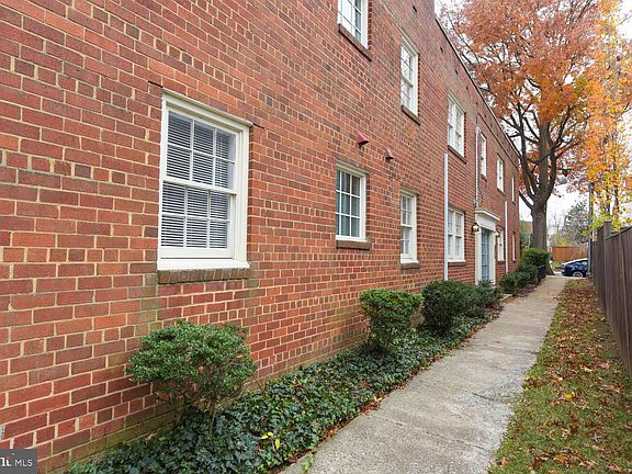 2nd image of 415 N West St APT 1