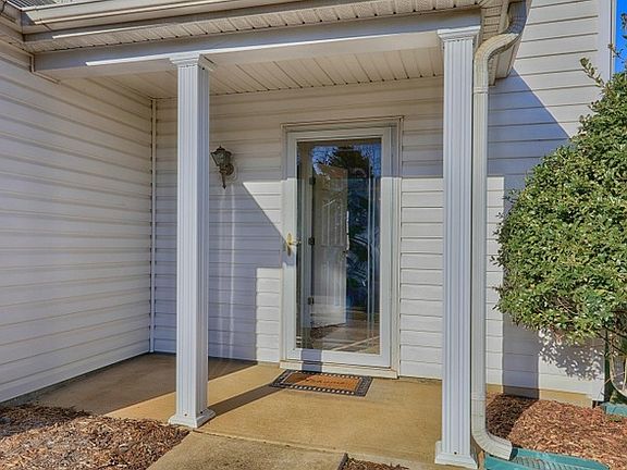 4th image of 6005 Leawood Run Ct