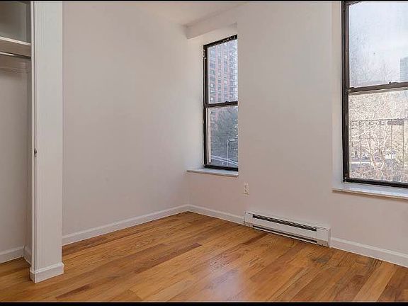 3rd image of 4 Manhattan Ave APT 2b
