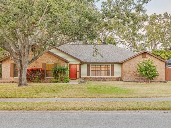 1640 Country Ln, Dunedin, FL 34698