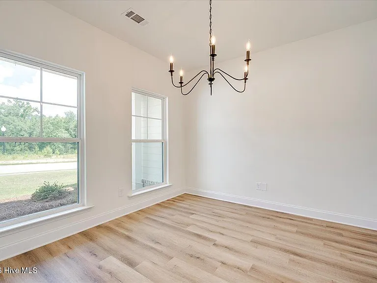 814 Sweetgrass Cir — Photo 8