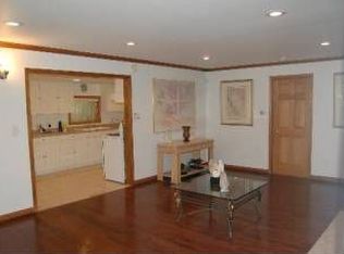 41 Ridge Rd, Highland Park, IL 60035