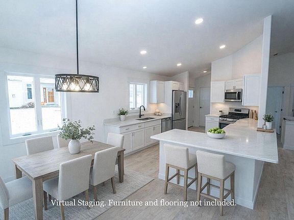 5th image of W206N16178 Stonebrook DRIVE