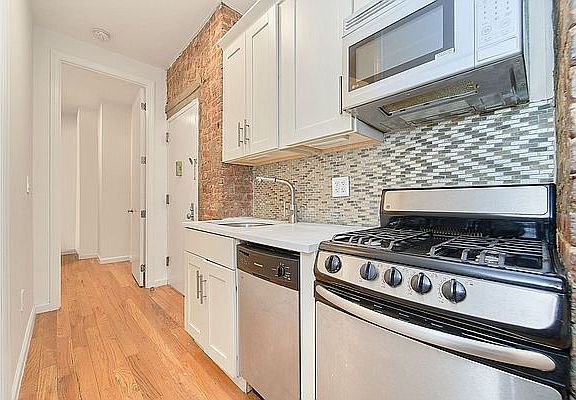 2nd image of 157 Suffolk St APT 104