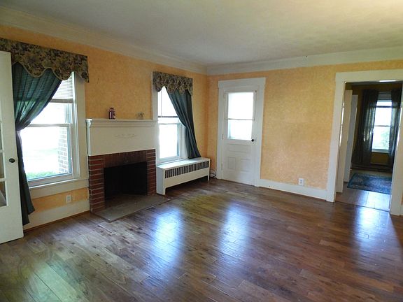 2nd image of 8933 Bellefontaine Rd