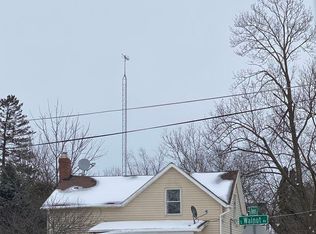 254 W Homer St, Freeport, IL 61032