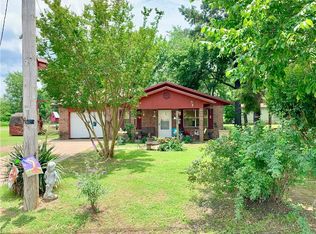 21509 E South Railroad, Howe, OK 74940
