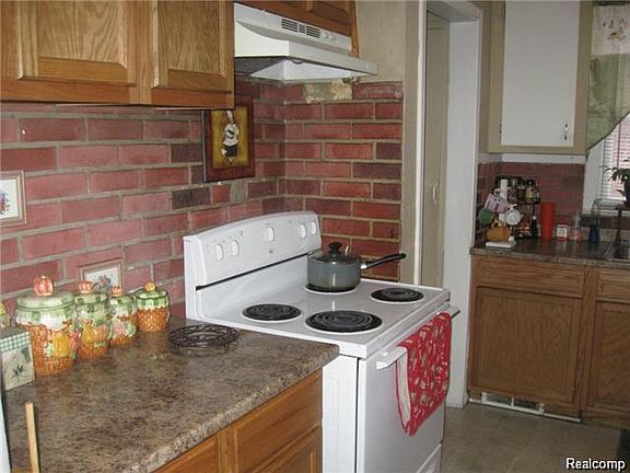 5th image of 8262 Grayfield St