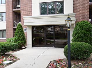 212 W Saint Charles Rd APT 109, Lombard, IL 60148
