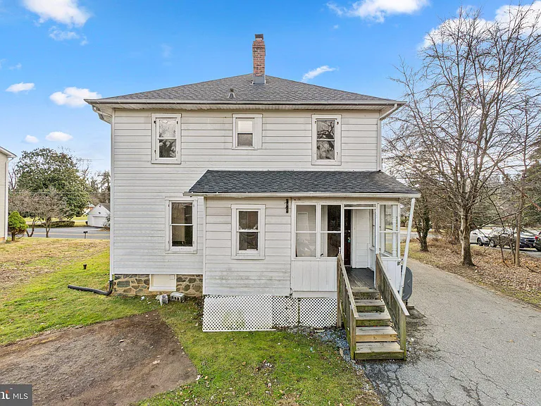8904 Church Ln — Photo 36