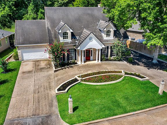 2nd image of 3231 Pine Chase Dr