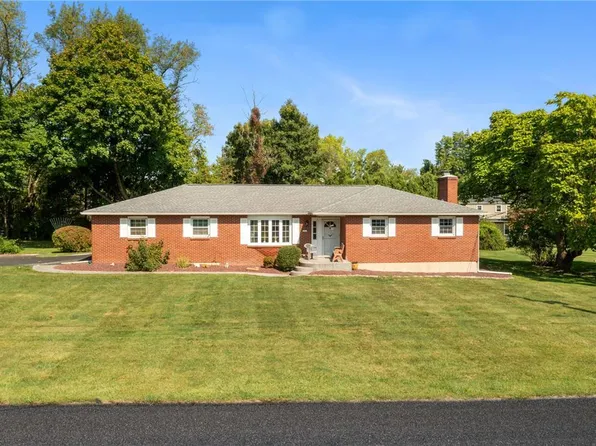 4997 Acorn Dr, Coopersburg, PA 18036