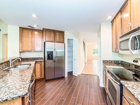 4th image of 2826 Kinloch Dr
