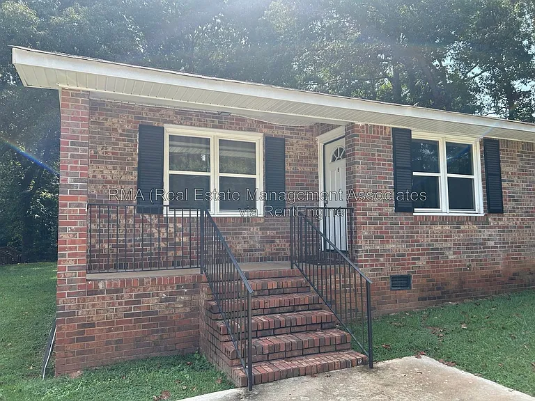 252 N McDonough Rd — Photo 1